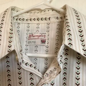 Wrangler Men's Cream and Green Shirt